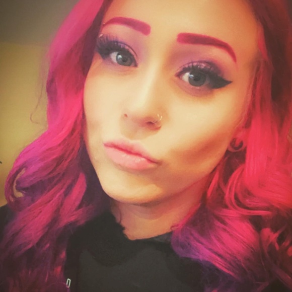 Meet your Posher, Meg - Picture 2 of 6